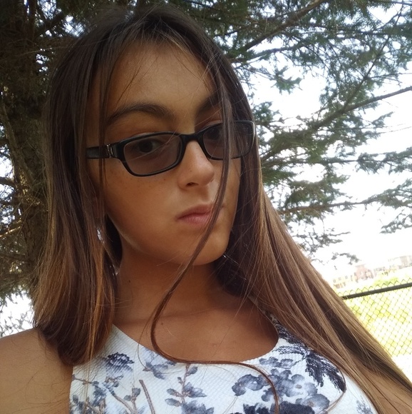 Meet your Posher, Amelia - Picture 1 of 1